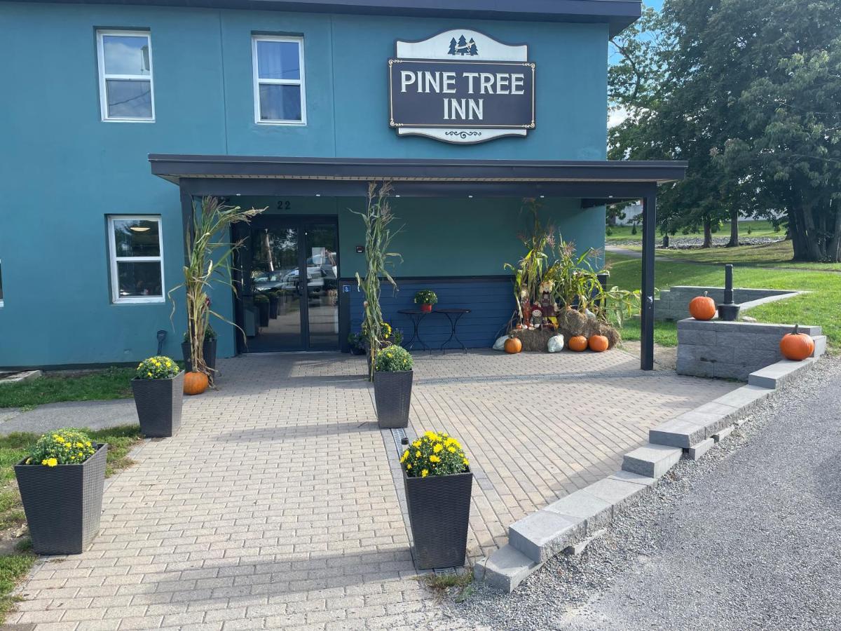 Pine Tree Inn Bangor Buitenkant foto