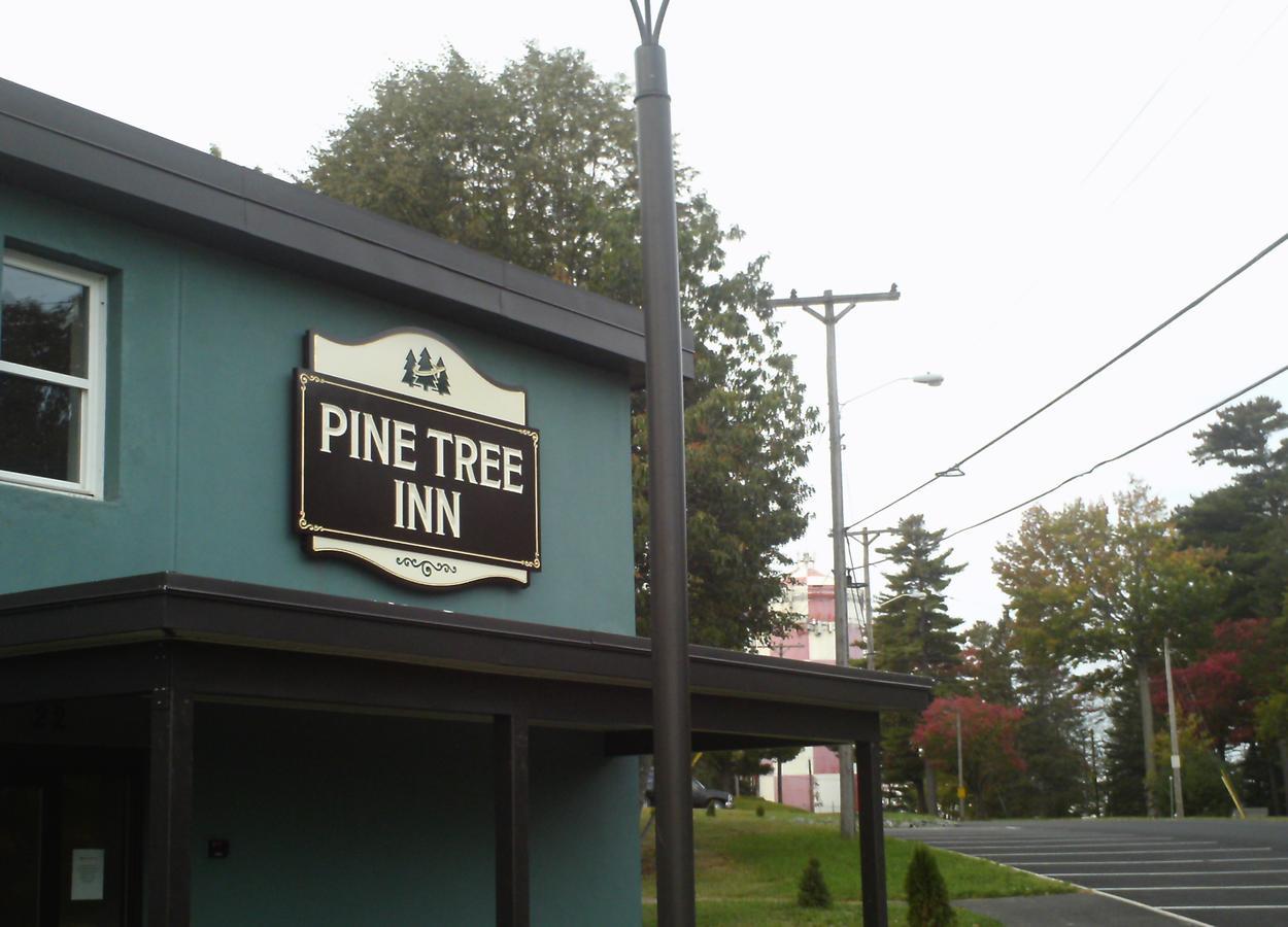 Pine Tree Inn Bangor Buitenkant foto
